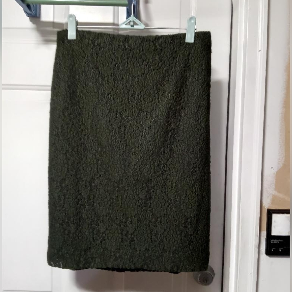 Ann Taylor 4P Olive Lace Pencil Skirt